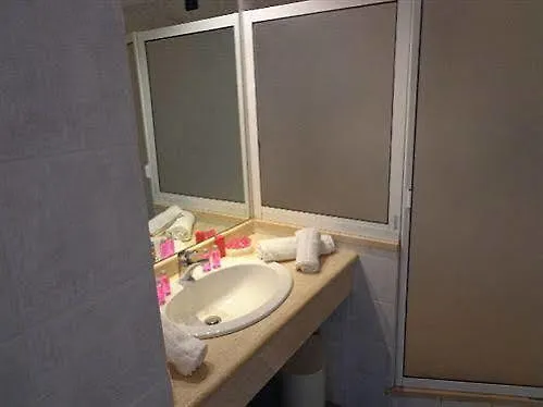 Ośrodek wypoczynkowy Th Capo Rizzuto 3*