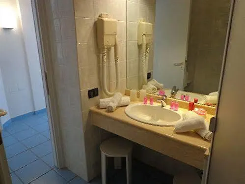 Ośrodek wypoczynkowy Th Capo Rizzuto 3*