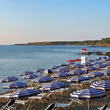 Üdülőközpont Th Capo Rizzuto 3*